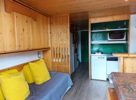 Résidence Mirantin 2 - Studio 3 personnes proche des pistes et des commerces avec une belle vue sur les pistes - Résidence calme dans le village de Cha MAE-1844, ξενοδοχείο σε Arc 1800