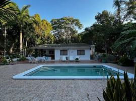 Casa finca Santiago Tolú, hotell i Altamira