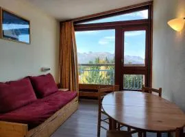 Résidence Belles Challes - Studio 4 personnes à Arc 1800 skis aux pieds et proche des commerces dans le village du Charvet MAE-1962