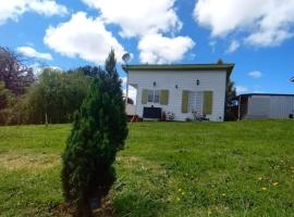 Cabañas Aliwen, hotel cerca de Termas de Puyehue, Ñilque