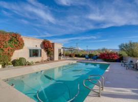 Charming Wickenburg Villa with Casita and Private Pool, hotel with pools in Wickenburg