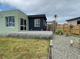 Hook, Wine & Sinker, villa in Foxton Beach