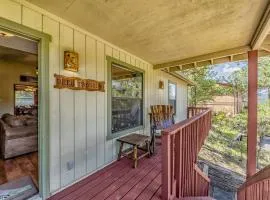 Deer Crossing: A Family Favorite with 3 Bedrooms and a Private Hot Tub!