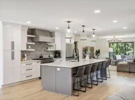 Luxury Hastings Home, Sleeps 18+