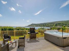 8 Bed in Dunoon 87881, hotel with jacuzzis in Dunoon