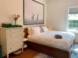 Pet-Friendly Space #3, King bed, Office