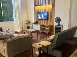 Amplo apartamento com vista incrível
