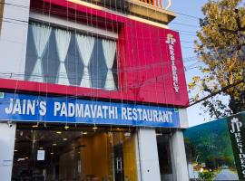 ์๋ผ๊ธฐ๋ฆฌ์ ์์นํ ํธํ
JP RESIDENCY