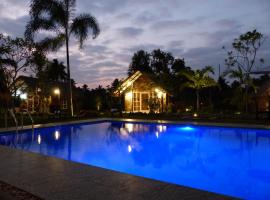 Coco Village Hotel Chilaw, hotel cu piscine din Chilaw