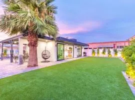 Unbeatable Location, Heated Pool, Bbq, Misters