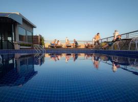 Pooltop Phnom Penh, hotel in Phnom Penh