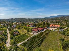 5 Sunca, hotel Kašina városában