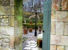 Gardener's Cottage, holiday home in Lancaster