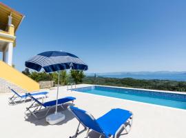Villa Marafen by CorfuEscapes, Hotel in Lefkímmi