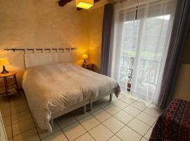 chambres d'hôtes las Vignes, hotel com estacionamento em Beaucens