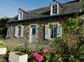 Maison de pêcheur Loguivy de la mer pour 7pp, hotel in Ploubazlanec