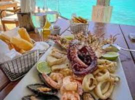 1 habitation piscina boca chica，Cuevas的飯店