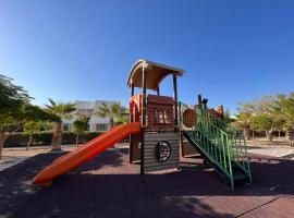 Трехкомнатные апартаменты в жилом комплексе Caesar Beach F14 Flat4, hotel a Boghaz