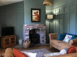 The Nut House - Squirrel Lane Lodges Ludlow