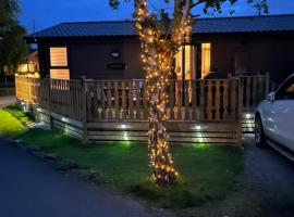 Bolton Beer Escape Lodge, glamping site in Warton