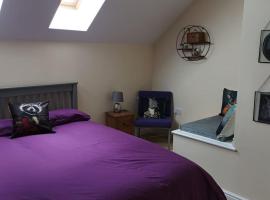 Modern 3 bedroom home *EVcharging* Garden, Parking, hotell i Darlington