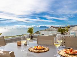 Luxury penthouse with huge terrace and sea and golf views, khách sạn ở San Roque