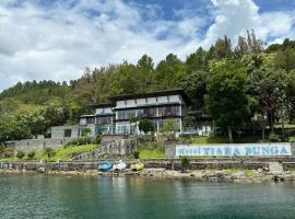Tiara Bunga Hotel & Villa, resort in Balige