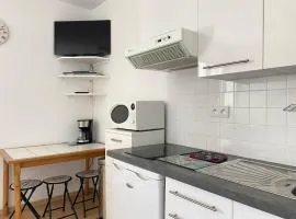 104 - Studio, dans une résidence les pieds dans l'eau à Sables D'or Les Pins