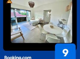 2 Minute walk from the Waters Edge, beach rental in Perth