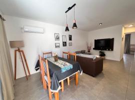 Lumier Apartment 1- Moderno departamento en planta baja, cochera privada، فندق في El Challao