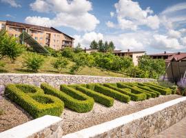 Hotel BUTTERFLY, Hotel in Sadove