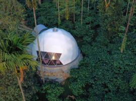 GeoLux - Luxurious Geodesic Dome – hotel w mieście Chikmagalur