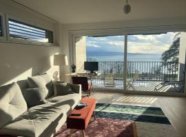 Les Terrasses de Lavaux 2 - Appartement de Luxe avec Vue Panoramique et Piscine", hotel em Chexbres