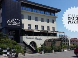 Albert Hotel, khách sạn ở Ploieşti