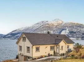 4 Bedroom Awesome Home In Tørvikbygd