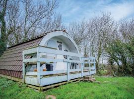 The Pod - 1 Bedroom - Freshwest Beach Retreat, hotel with parking in Pembroke