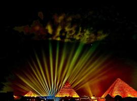 Pyramids moon view, hotell Kairos