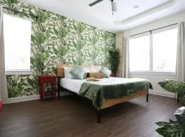 The Jungle Suite Newly Built Upscale Central