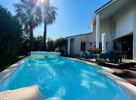 Villa Cosy - Maisons & Villas pour 8 Personnes 054, hotel in La Grande Motte