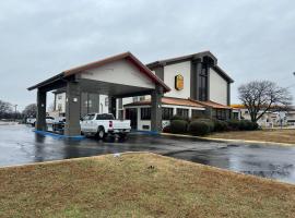 Super 8 by Wyndham Blytheville, pet-friendly hotel in Blytheville