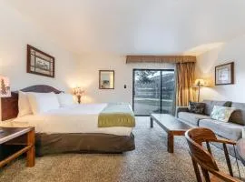 Quiant Studio w/Lake View #144 at Donner Lake Village