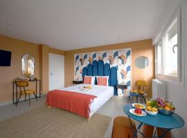 Modern bright Apartment in appart'hotel, hotel in Saint-Maur-des-Fossés