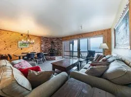 Comfortable Townhouse w/Lake View #154 at Donner Lake Village