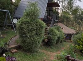 Angels Nest Home stay 2 Acra private plantation Mountain area balconey SunRice view Nearby Ngarhole wild life , Tholpetty wild life , Pakshipathalam Bird santuary , Kuruva island # Thirunelly & Thrissilery Temple Near by Secure Stay Wayanad Kerala