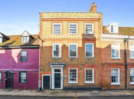 Stunning Georgian ‘Squires’ Town House - near London, hotel in Hertford