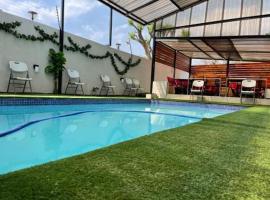 Hotel El Infinito, hotel near O.R. Tambo International Airport - JNB, Kempton Park