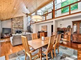 Mountain house w/ stunning views & gourmet kitchen