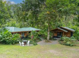 Eden Organic Farm & Bungalows, hotel din Fortuna
