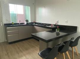 Apartamento na praia de Ubatuba, São Francisco do sul, хотел в Сао Франсиско ду Сул