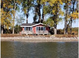 West Lake Waterfront Swimming - Free Pontoon Boat!, cottage in West Lake